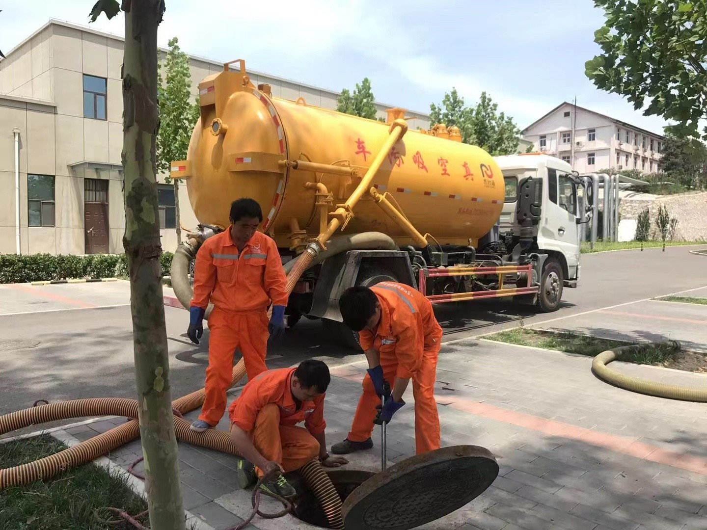 云县化粪池清理与5-8吨吸粪车施工效率分析